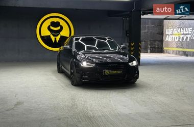Седан Audi A4 2015 в Чернівцях
