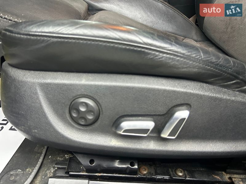 Седан Audi A4 2015 в Черновцах