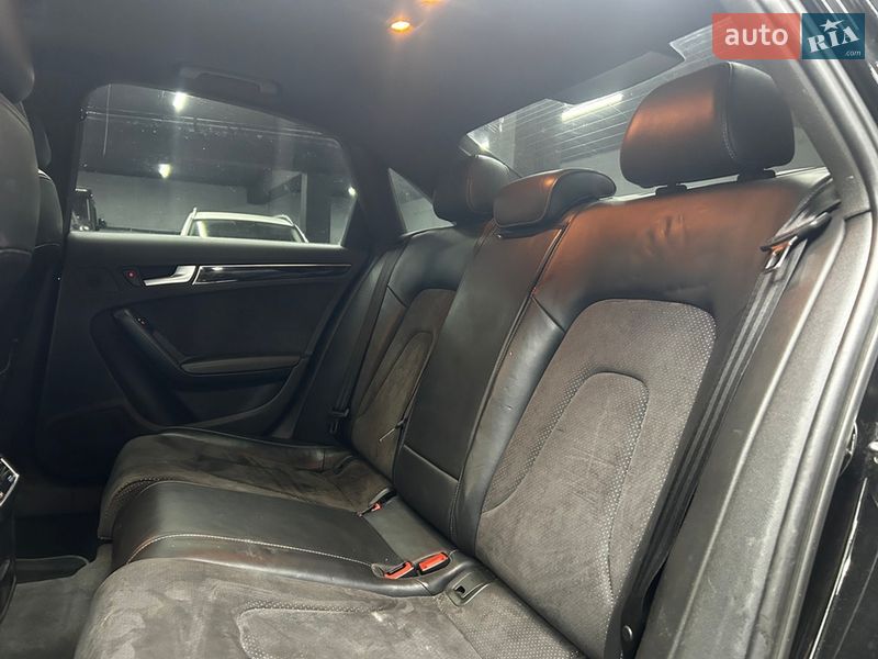 Седан Audi A4 2015 в Черновцах