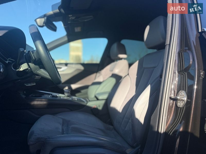 Седан Audi A4 2017 в Киеве