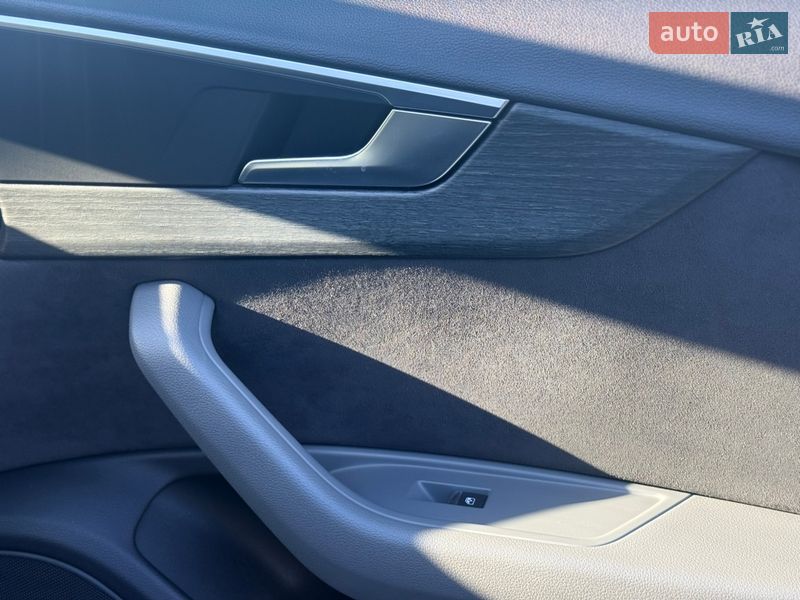 Седан Audi A4 2017 в Киеве