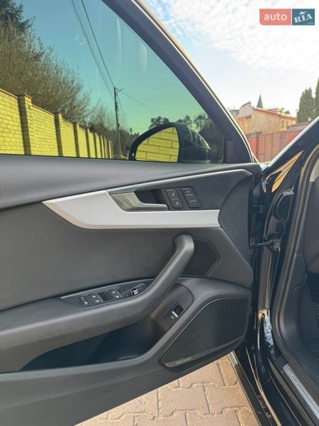 Седан Audi A4 2016 в Львове