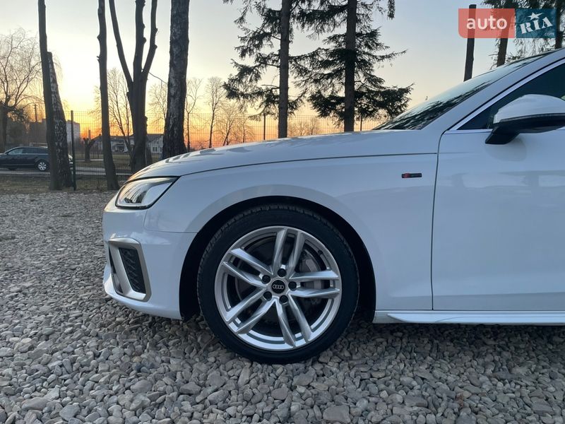 Седан Audi A4 2023 в Стрые