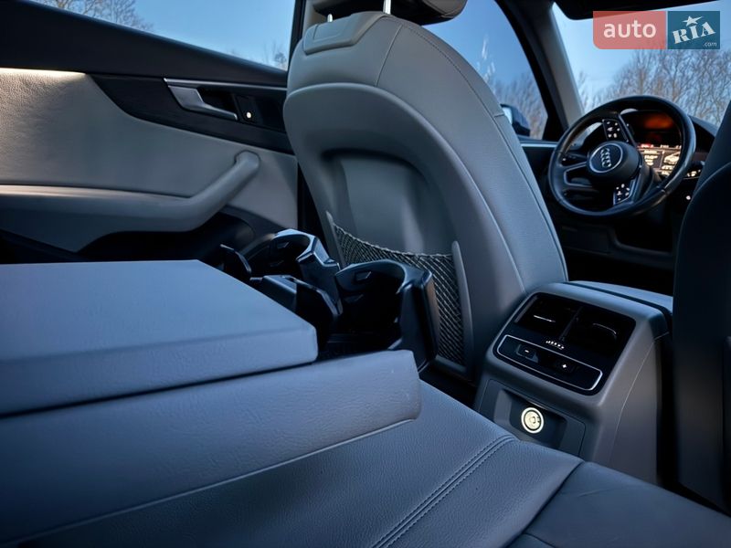 Седан Audi A4 2018 в Дрогобичі