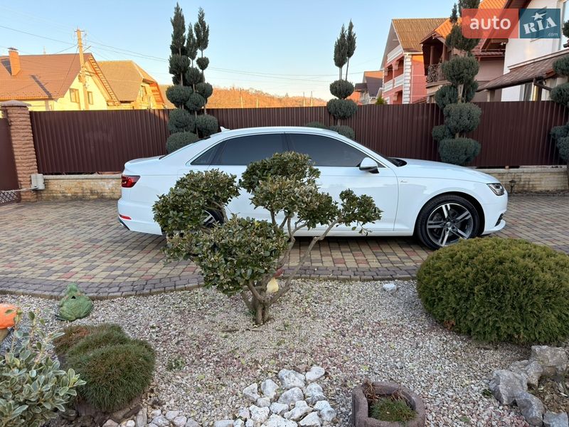 Седан Audi A4 2020 в Мукачево