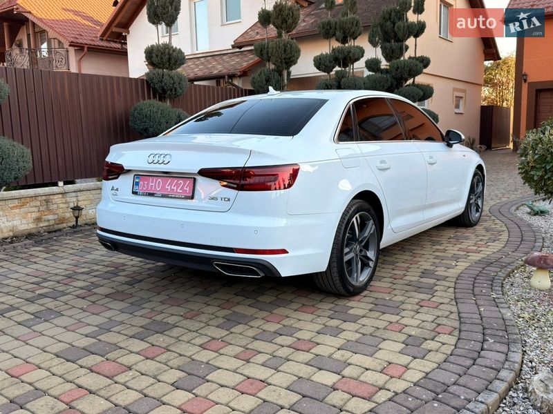 Седан Audi A4 2020 в Мукачево