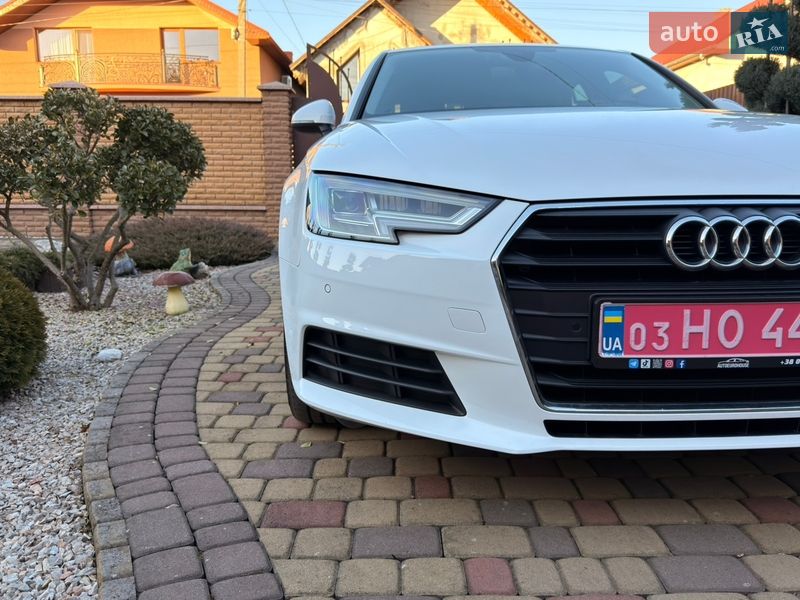 Седан Audi A4 2020 в Мукачево