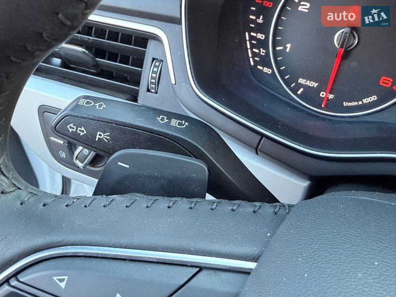 Седан Audi A4 2020 в Мукачево