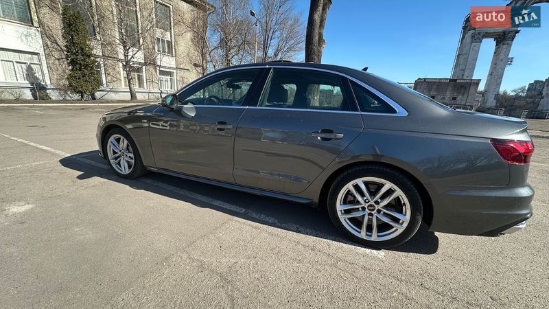Седан Audi A4 2022 в Днепре