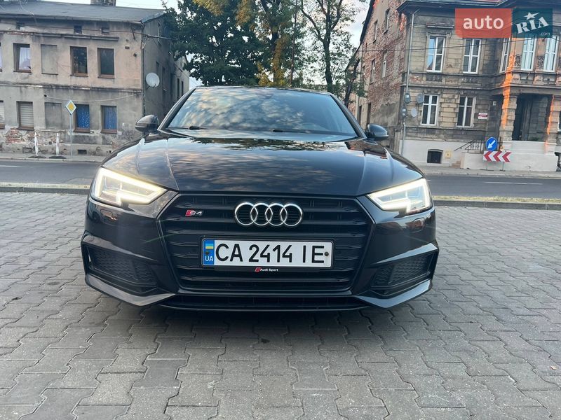 Седан Audi A4 2016 в Черкассах