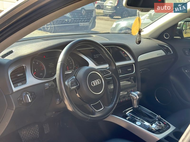 Седан Audi A4 2015 в Луцьку