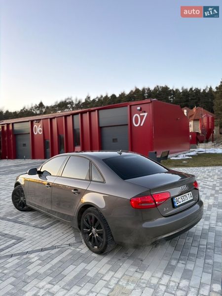 Седан Audi A4 2014 в Львові