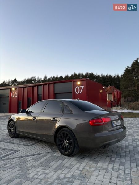 Седан Audi A4 2014 в Львові