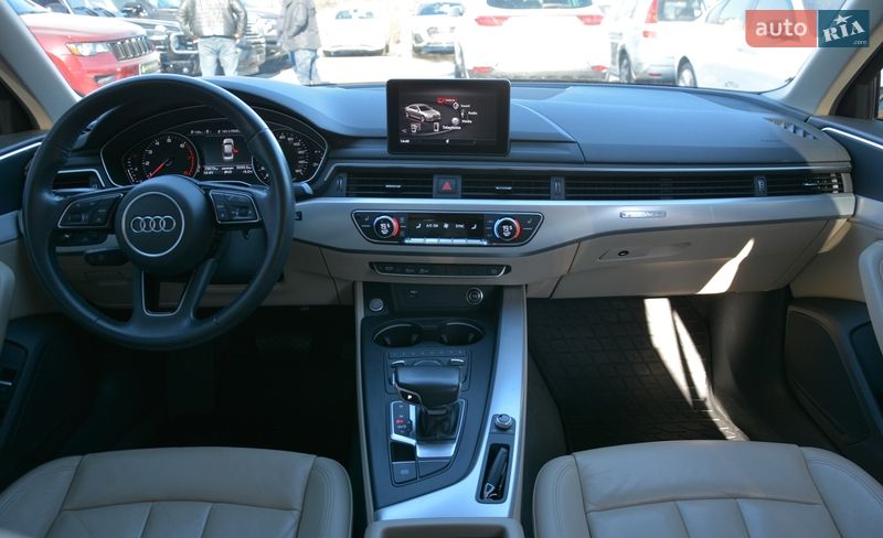 Седан Audi A4 2018 в Киеве