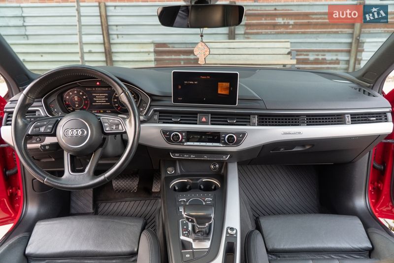 Седан Audi A4 2016 в Самборе