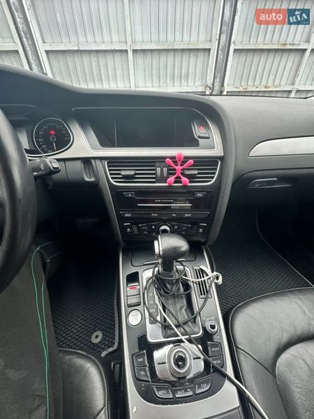 Седан Audi A4 2014 в Львове