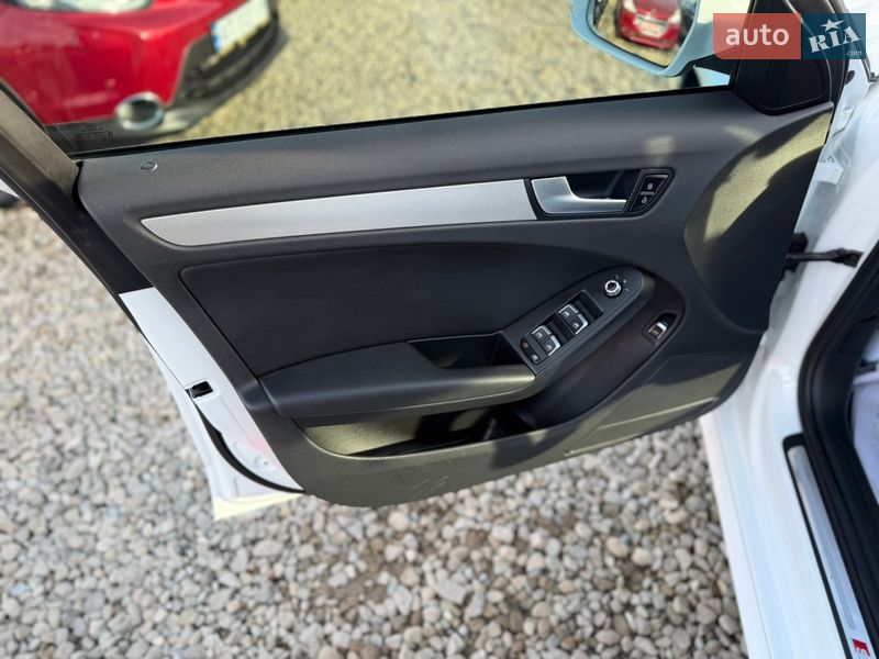 Седан Audi A4 2014 в Ивано-Франковске