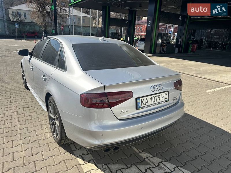 Седан Audi A4 2015 в Киеве