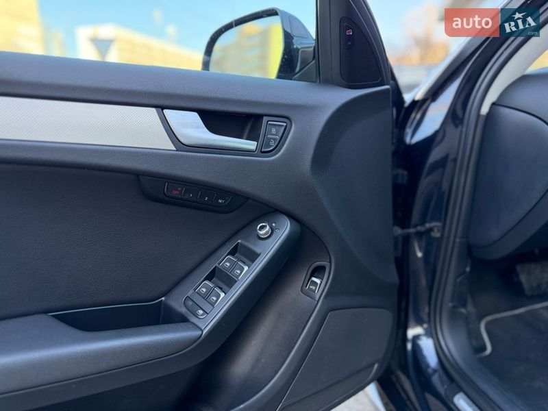 Седан Audi A4 2013 в Києві