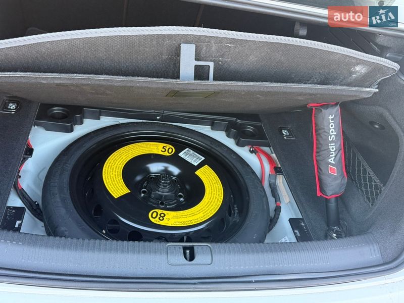 Седан Audi A4 2018 в Запорожье