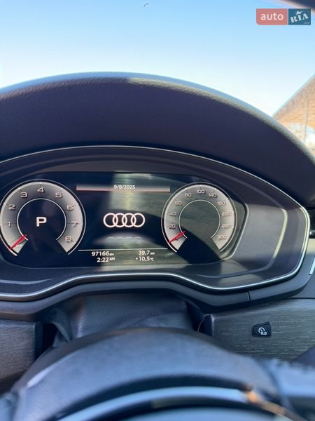 Седан Audi A4 2022 в Полтаві