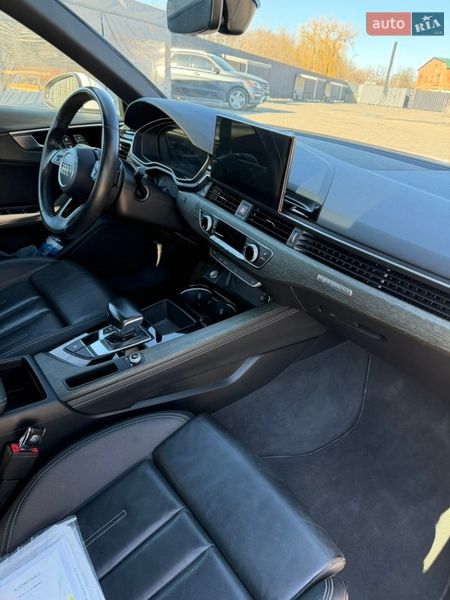 Седан Audi A4 2022 в Полтаві