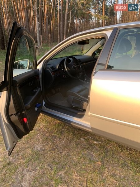 Седан Audi A4 2002 в Ичне