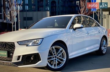 Седан Audi A4 2016 в Киеве