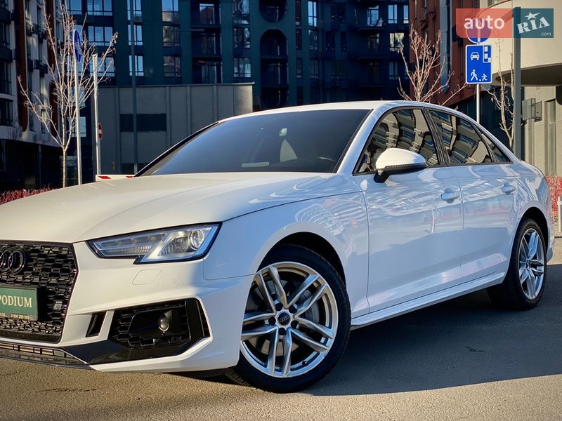 Седан Audi A4 2016 в Киеве
