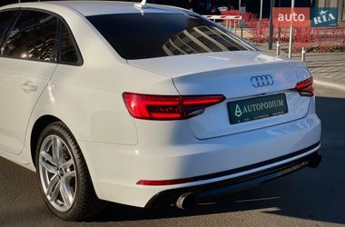 Седан Audi A4 2016 в Киеве