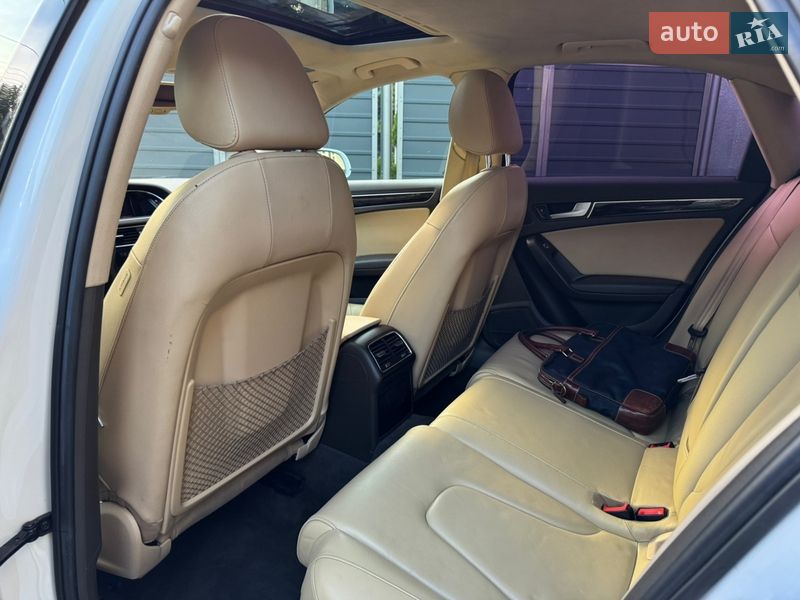 Седан Audi A4 2013 в Мукачевому