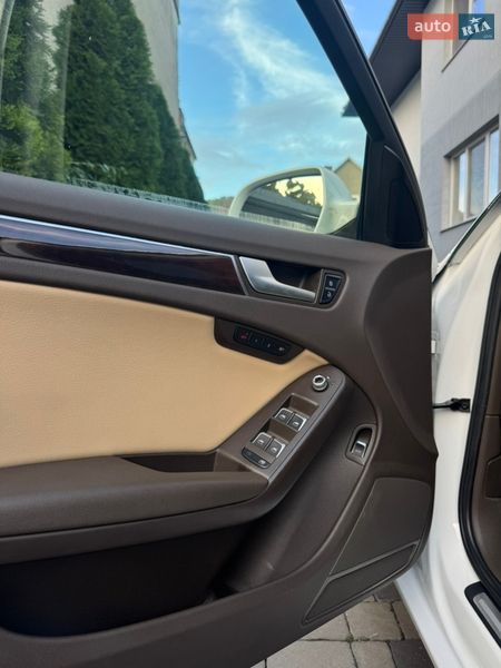 Седан Audi A4 2013 в Мукачевому