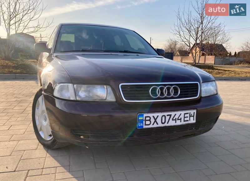 Седан Audi A4 1995 в Здолбуніві