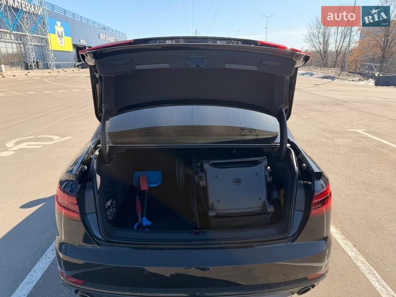 Седан Audi A4 2017 в Чернігові