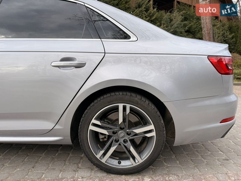 Седан Audi A4 2017 в Львове