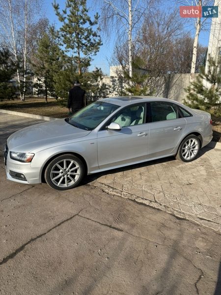 Седан Audi A4 2014 в Кременчуці