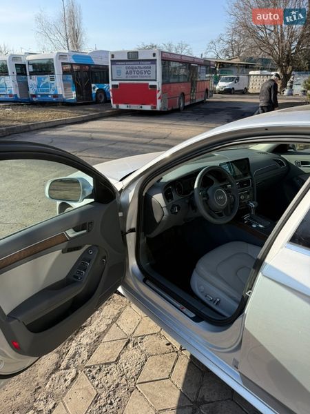 Седан Audi A4 2014 в Кременчуці