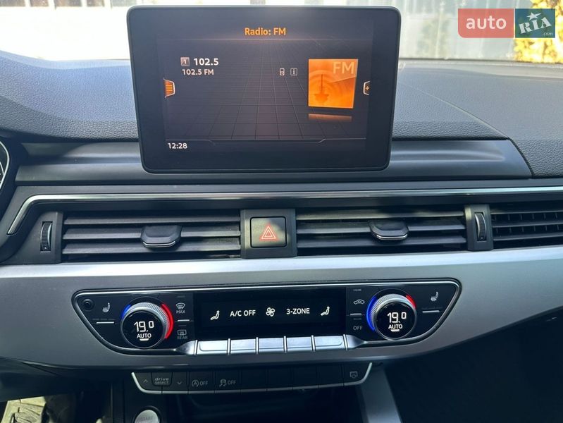 Седан Audi A4 2017 в Переяславе
