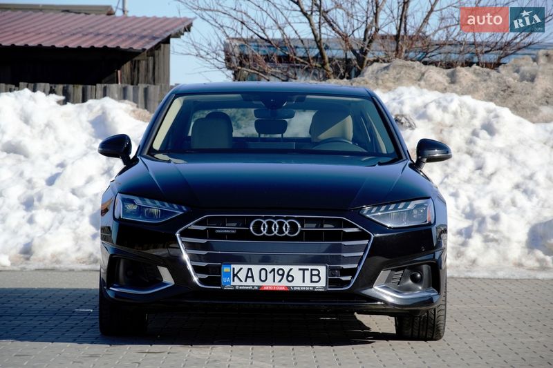 Седан Audi A4 2023 в Житомирі