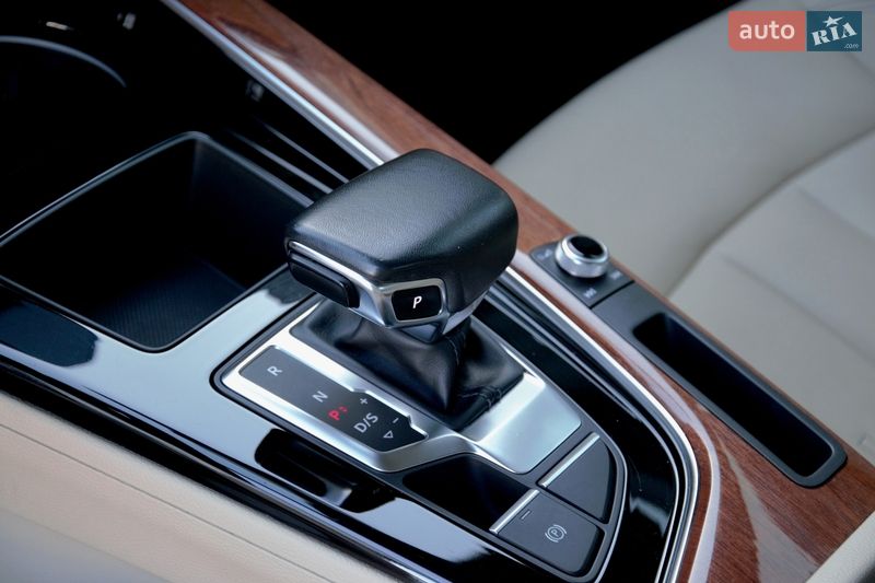 Седан Audi A4 2023 в Житомирі