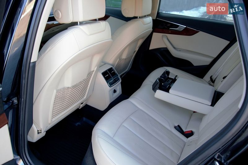 Седан Audi A4 2023 в Житомирі