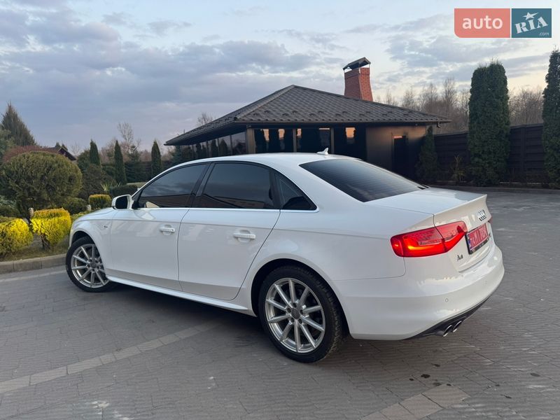 Седан Audi A4 2014 в Стрию
