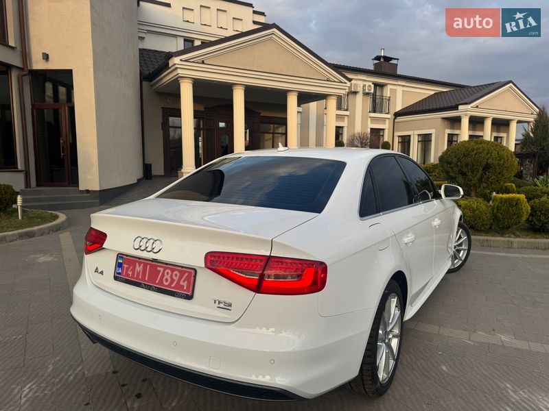 Седан Audi A4 2014 в Стрию