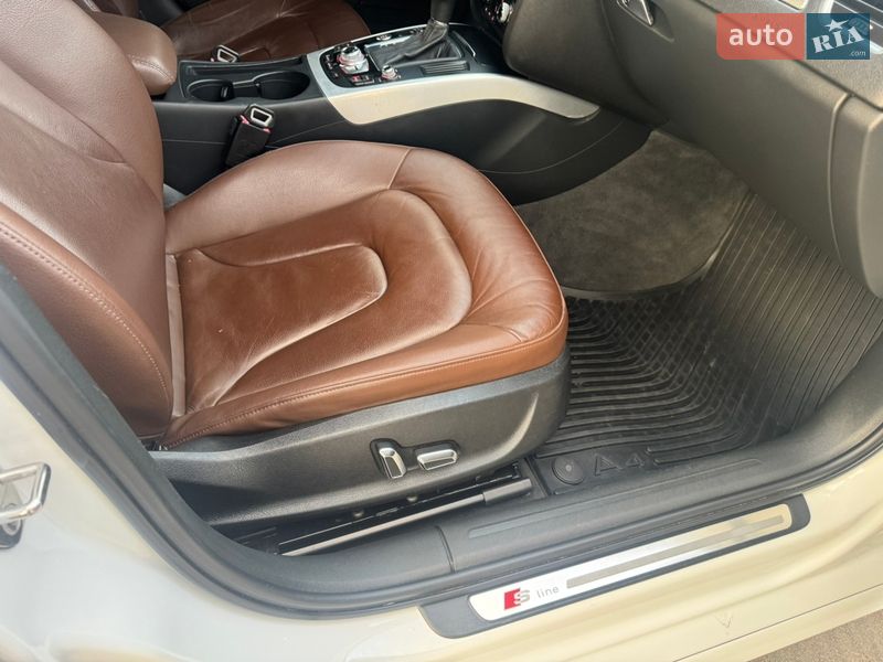 Седан Audi A4 2014 в Стрию