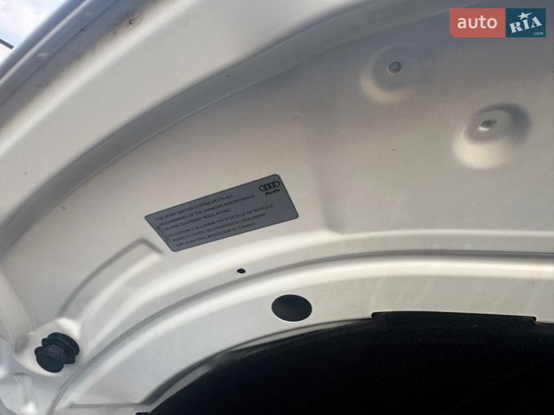 Седан Audi A4 2014 в Стрию