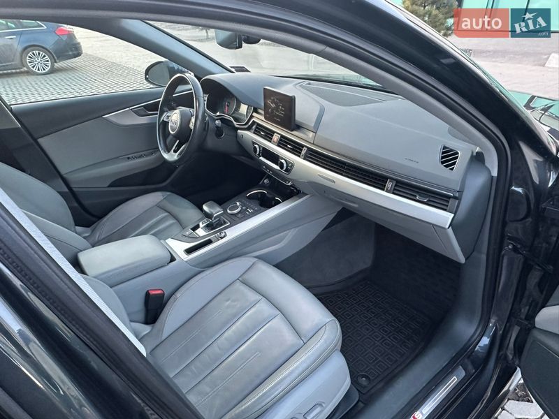 Седан Audi A4 2018 в Хмельницком