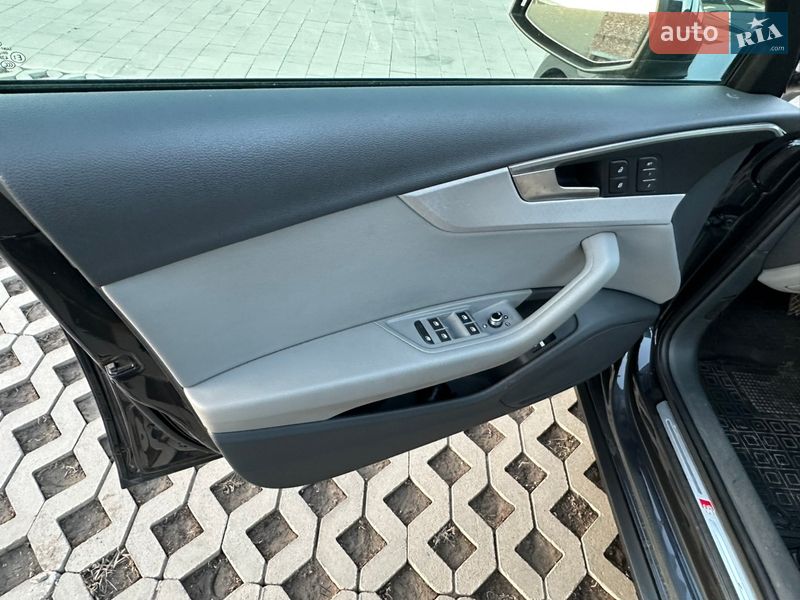 Седан Audi A4 2018 в Хмельницком