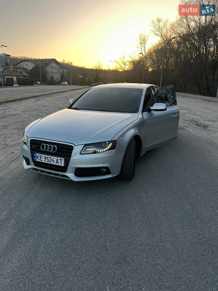 2010 Audi A4 - мініатюра 13