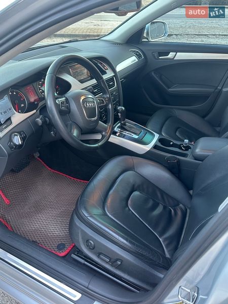 Седан Audi A4 2011 в Днепре