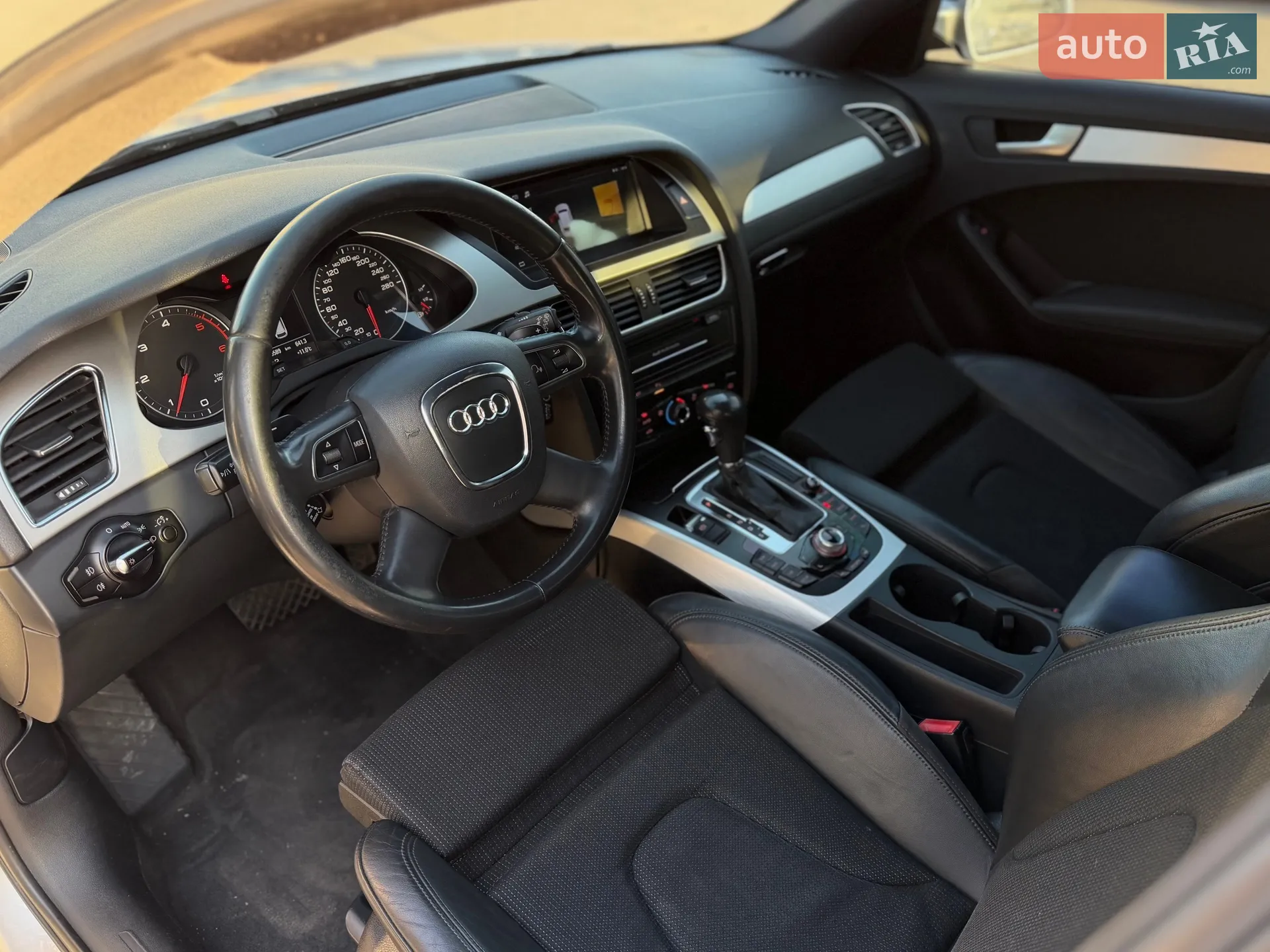 2011 Audi A4 - мініатюра 24